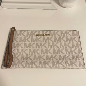 Michael Kors Clutch
